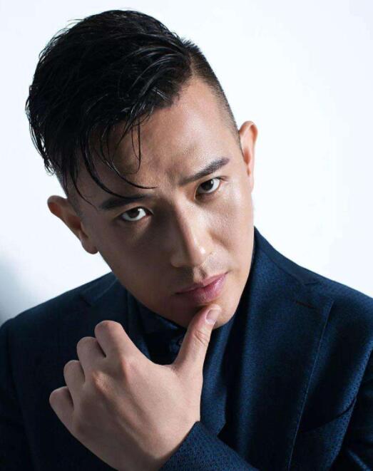 明星寝室4个人火了3个,只有他怎么带都不火