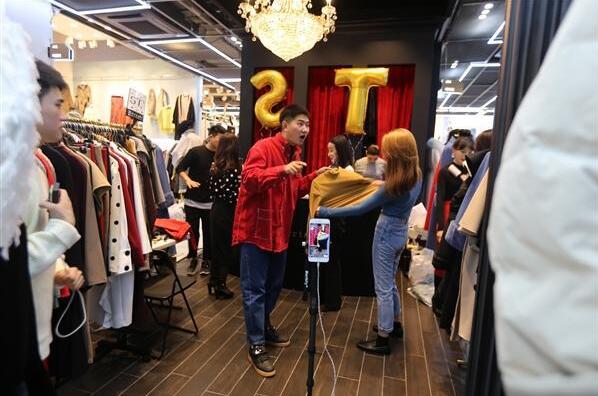 抖音黄v认证有什么好处(抖音流量高的是蓝v和黄v) 抖音黄v认证有什么好处(抖音流量高的是蓝v和黄v)