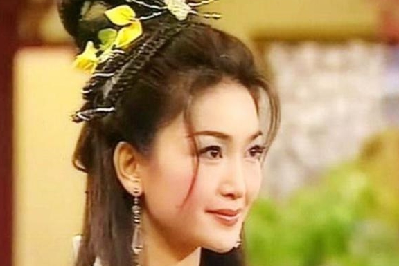 妲己最后逃命时 为什么选择去轩辕坟而不是找女娲?她太聪明了