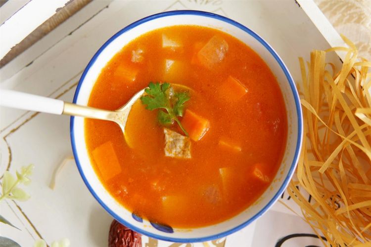 天冷就喝罗宋汤,做法简单,酸甜开胃,大雪节气来一碗,暖心暖身