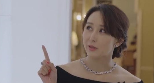 胡静婆婆家宅曝光,豪车遍布,为胡静打破家规允许她有自住公寓