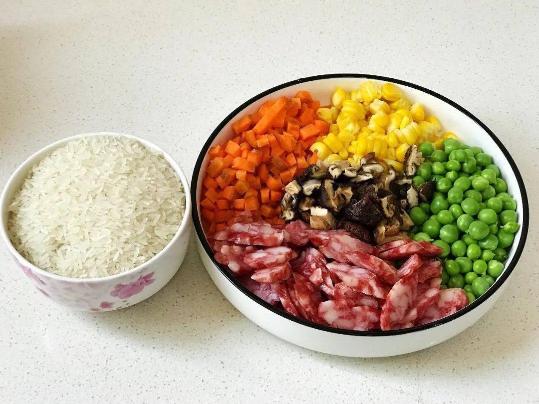 懒人必备~电饭煲腊肠焖饭!