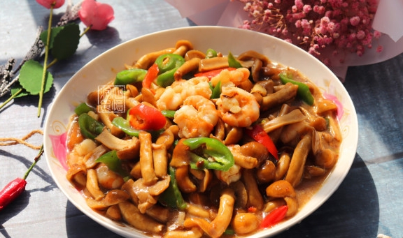 入冬后,遇见这菜别手软,口感滑嫩营养足,味道比杏鲍菇还要鲜美