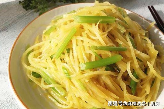 炒土豆丝千万别加这一动作,难怪土豆丝不脆不油亮,网友:受教了