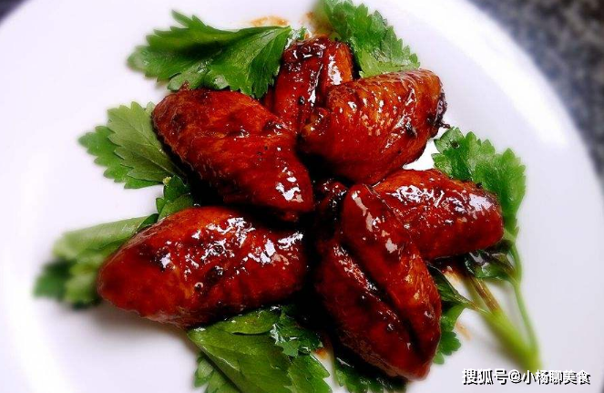 做可乐鸡翅,只加可乐是不行的,多加“这2步”,香嫩入味!