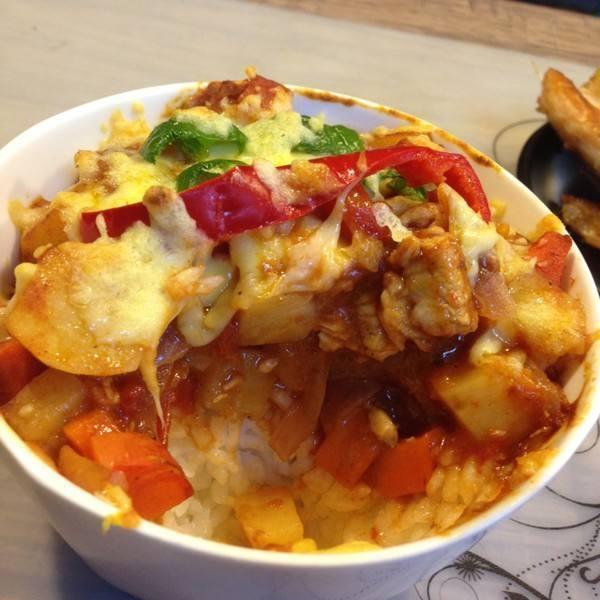 美食推荐:番茄鸡肉浓情焗饭,菊花脆肠,鱼香脆皮豆腐,咖喱牛肉汤