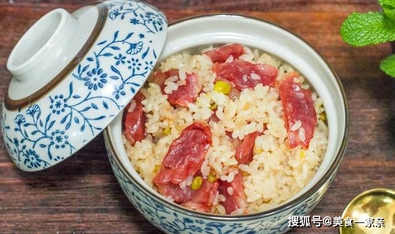 懒人最爱的焖饭,饭菜一锅出,好吃又方便,夏天吃正合适!