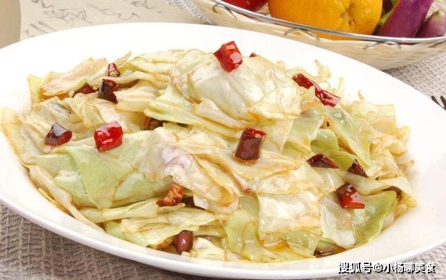 手撕包菜加上这个万能的调料汁，包菜更入味，清脆爽口，百吃不厌
